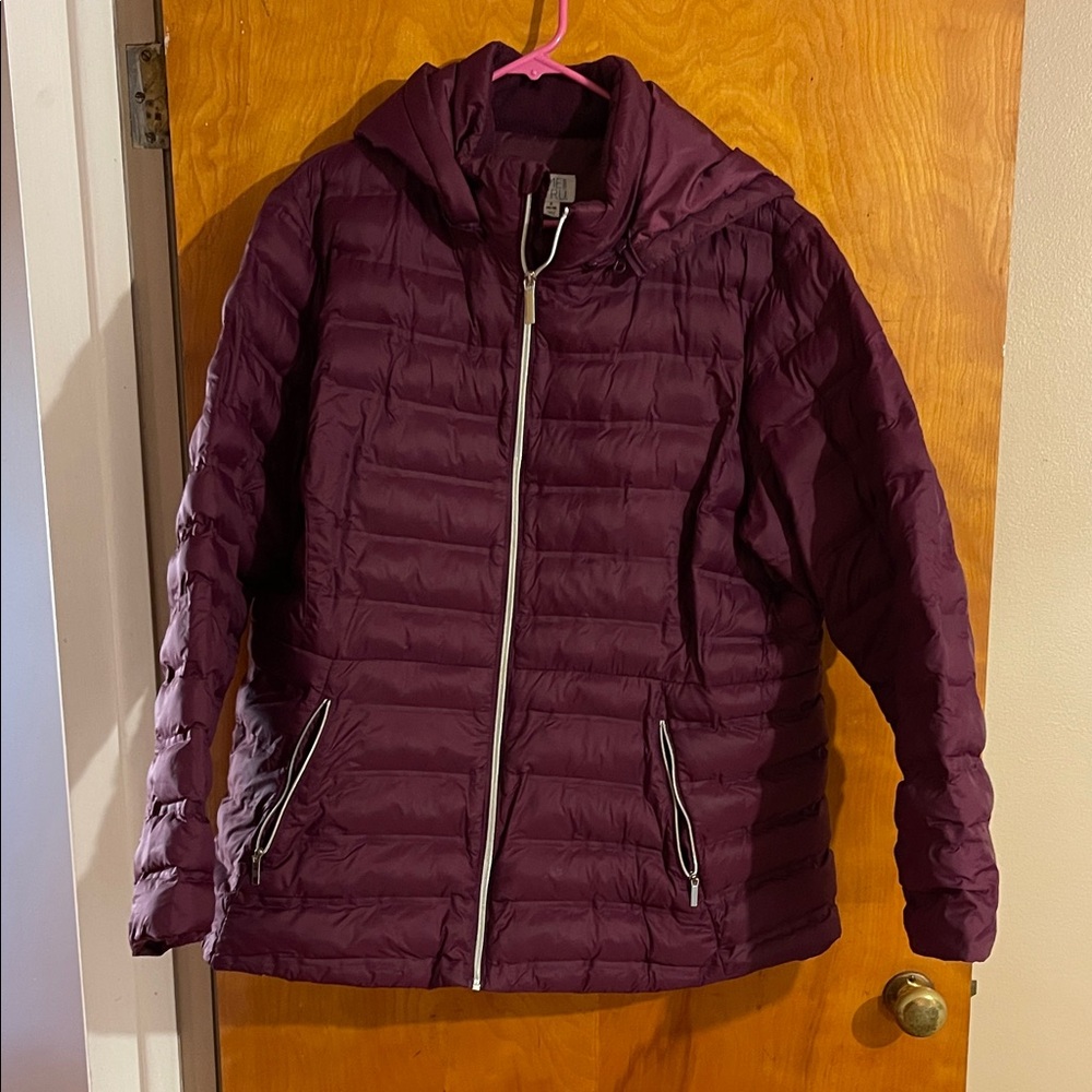 Time and Tru Women's Plum Puffer Jacket